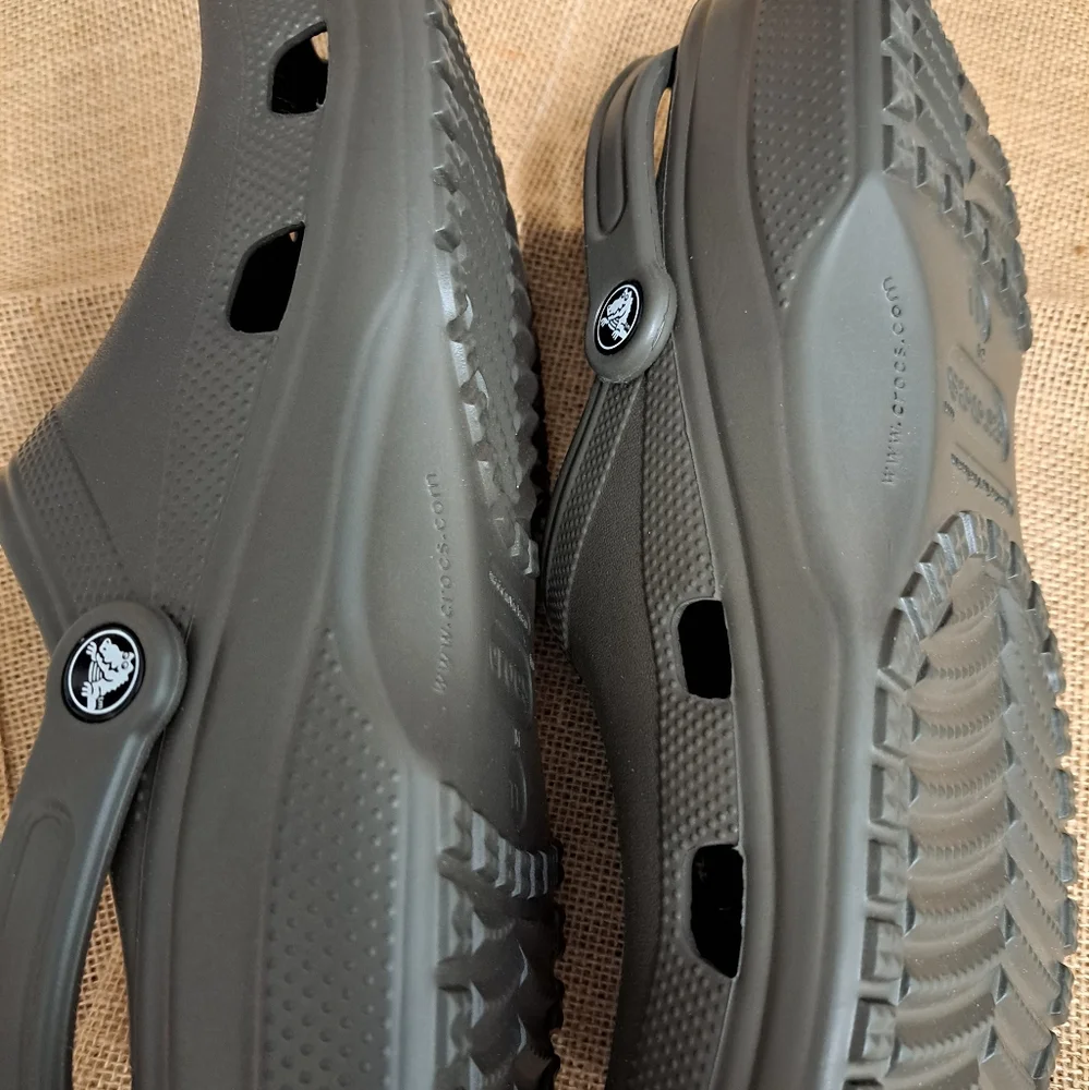 Shoes - Crocs - Picture 2 of 3